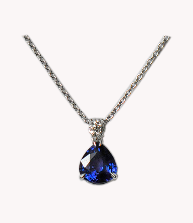 White gold, sapphire and diamond pendant+chain | Statement Jewels