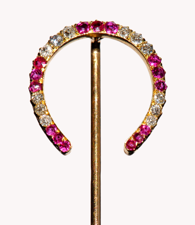 Yellow gold, diamond & ruby tie pin from around 1900 | Statement Jewels