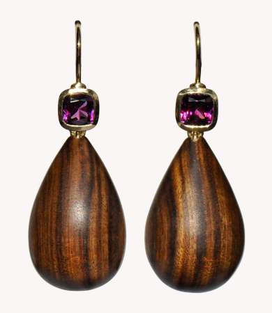Yellow gold, knob-thorn wood & purple garnet T.A.C. earrings | Statement Jewels