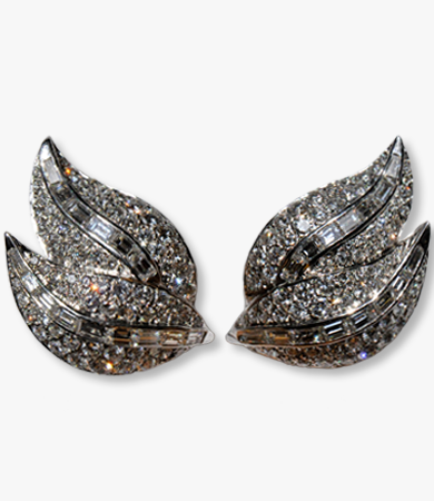 White gold earrings with brilliant and baguette cut diamonds | Statement Jewels