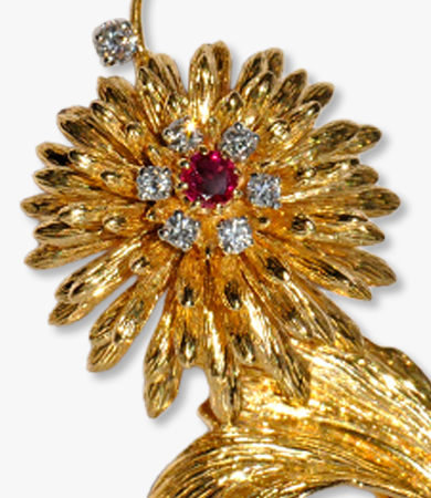 Yellow gold, ruby and diamond brooch | Statement Jewels